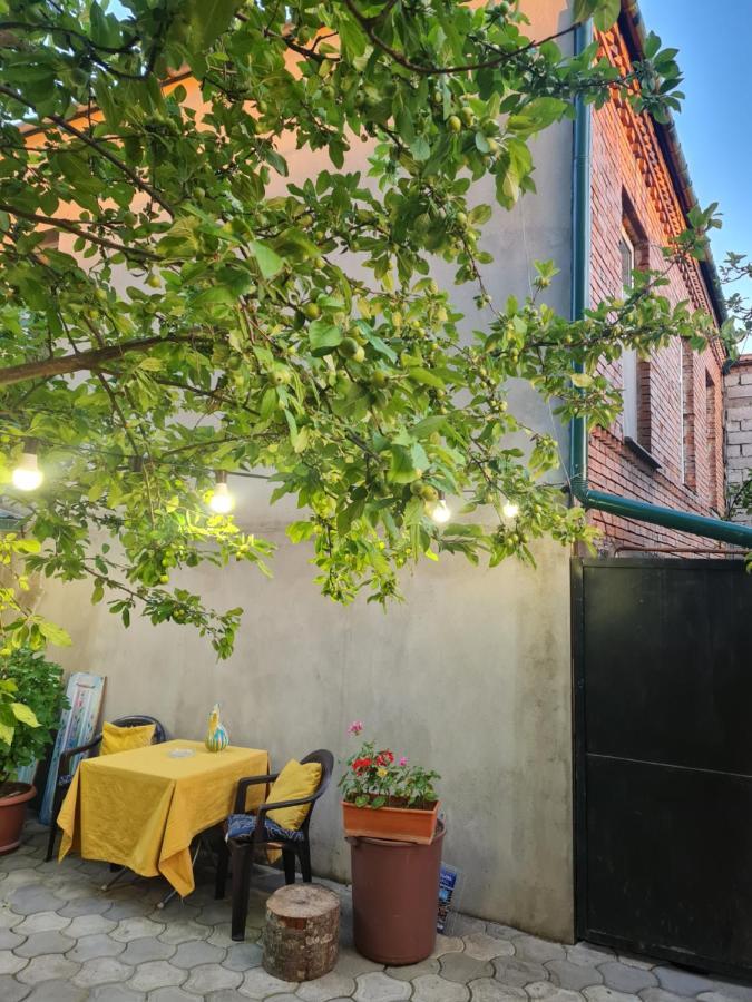 קוטאיסי Friendly Guest House מראה חיצוני תמונה