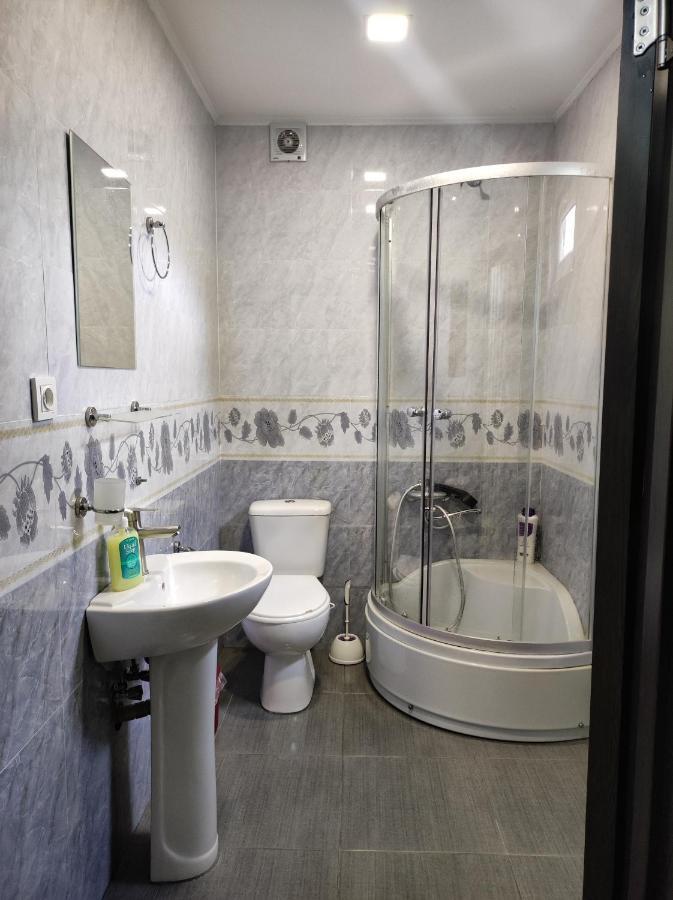קוטאיסי Friendly Guest House מראה חיצוני תמונה